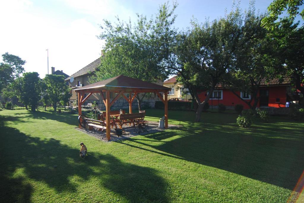 Privat Henry Bed & Breakfast Liptovsky Mikulas Bagian luar foto